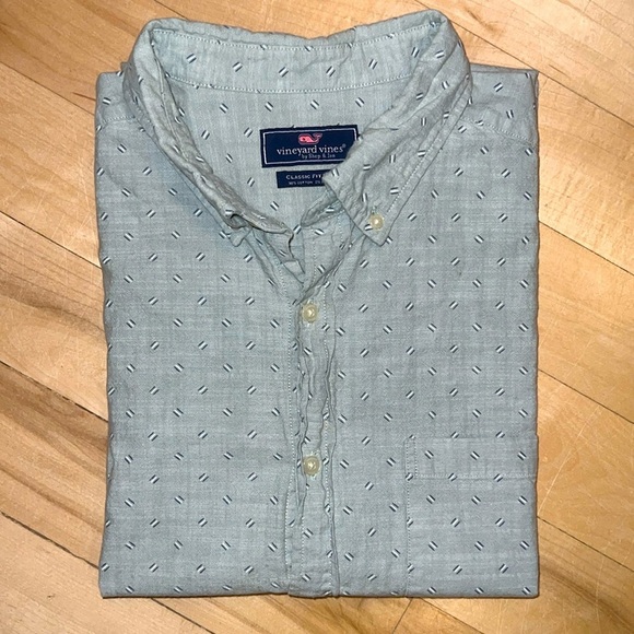 Men’s Vineyard Vines Short Sleeve Button Down - Picture 1 of 3